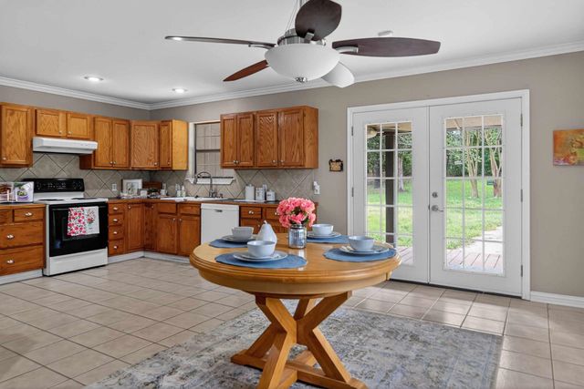 20847 Lakeview Dr, Flint, TX 75762