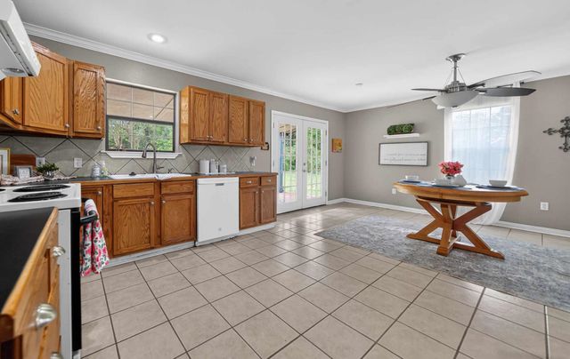 20847 Lakeview Dr, Flint, TX 75762