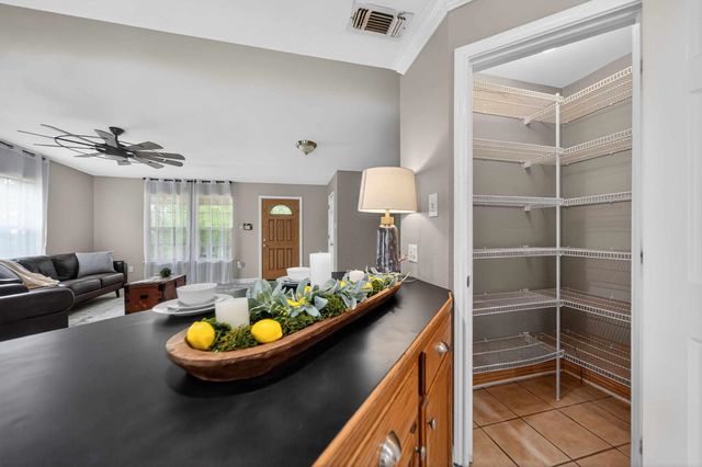 20847 Lakeview Dr, Flint, TX 75762