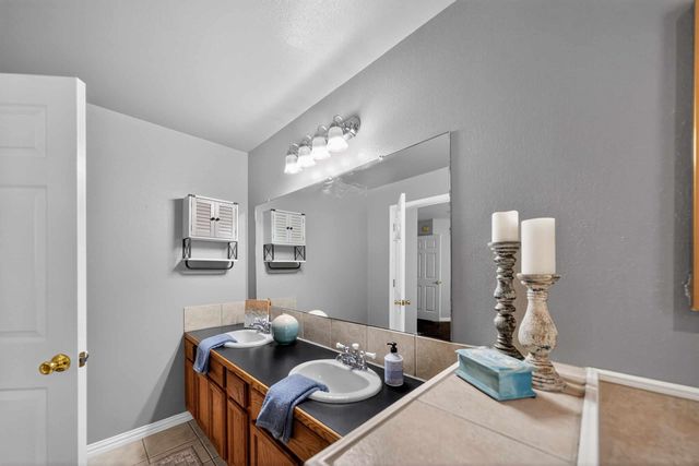 20847 Lakeview Dr, Flint, TX 75762