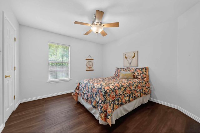 20847 Lakeview Dr, Flint, TX 75762