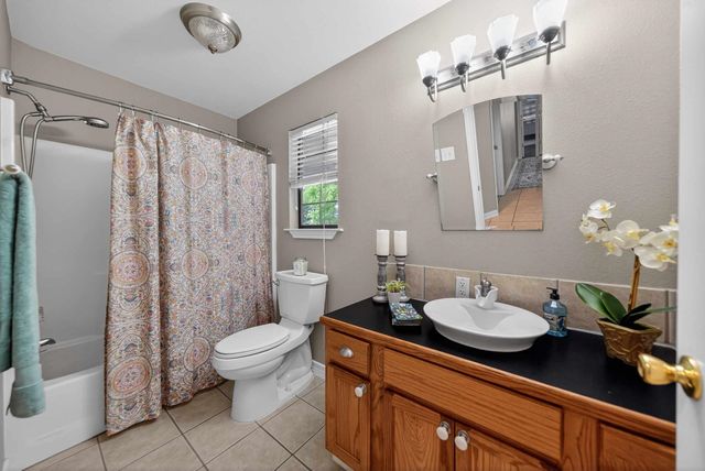 20847 Lakeview Dr, Flint, TX 75762