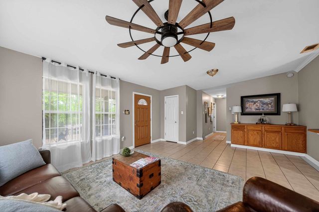 20847 Lakeview Dr, Flint, TX 75762