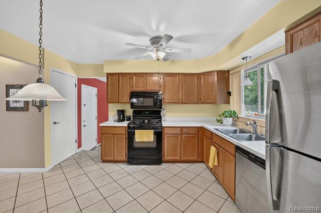 22757 Forestbrook Lane, Flat Rock, MI 48134