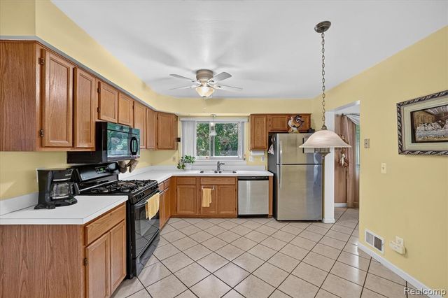 22757 Forestbrook Lane, Flat Rock, MI 48134