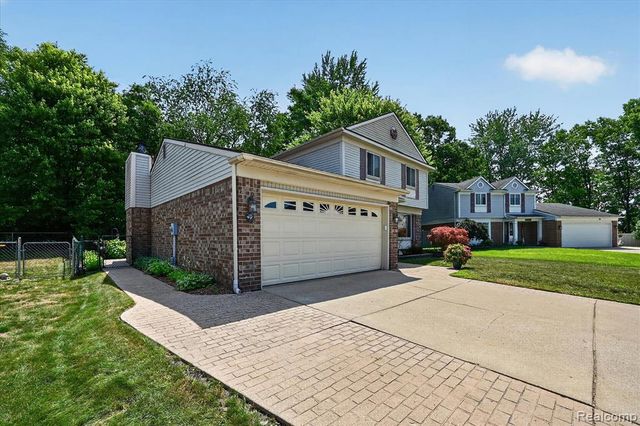 22757 Forestbrook Lane, Flat Rock, MI 48134