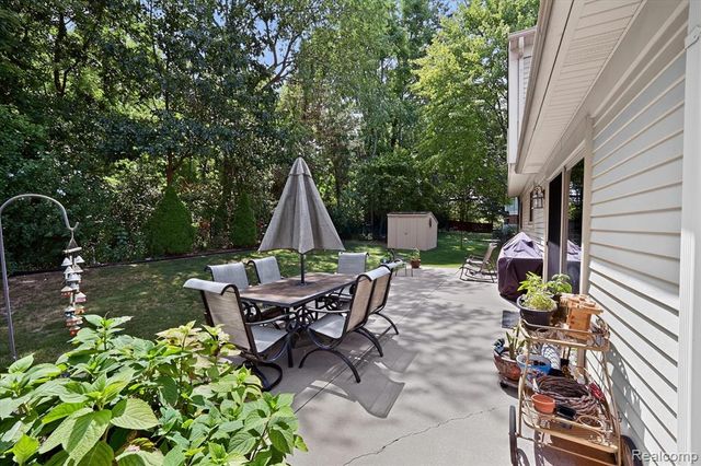 22757 Forestbrook Lane, Flat Rock, MI 48134