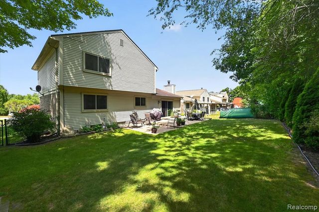22757 Forestbrook Lane, Flat Rock, MI 48134
