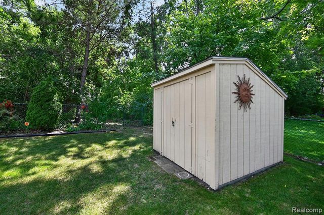 22757 Forestbrook Lane, Flat Rock, MI 48134