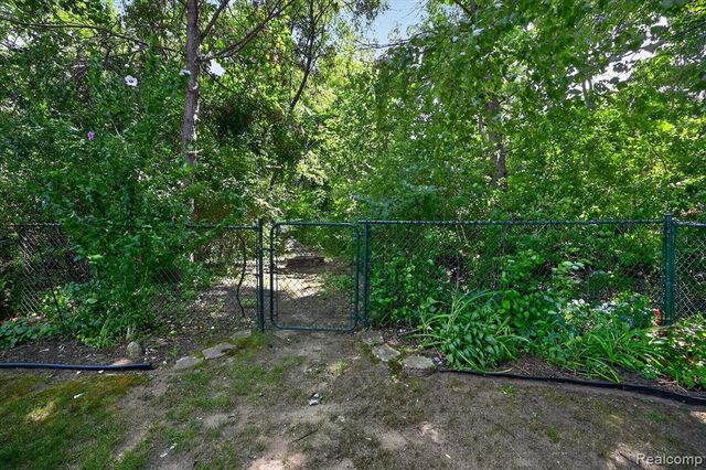 22757 Forestbrook Lane, Flat Rock, MI 48134