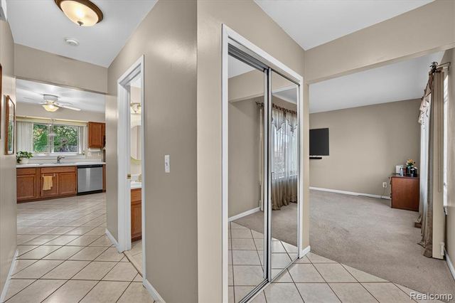 22757 Forestbrook Lane, Flat Rock, MI 48134