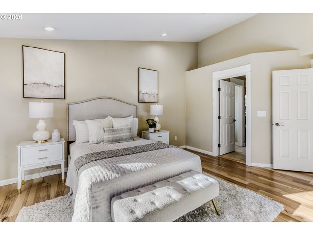 9001 Sw ROBERT GRAY Ln, Portland, OR 97225