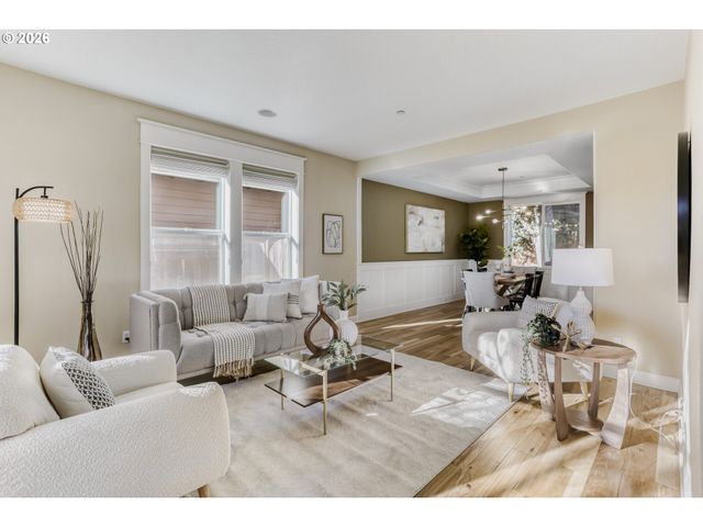 9001 Sw ROBERT GRAY Ln, Portland, OR 97225