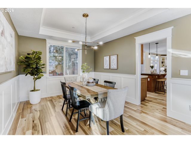 9001 Sw ROBERT GRAY Ln, Portland, OR 97225