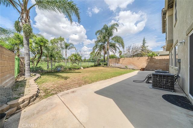 6184 Medinah, Fontana, CA 92336
