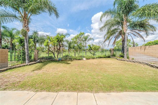 6184 Medinah, Fontana, CA 92336
