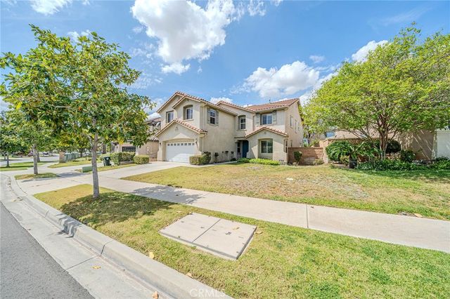 6184 Medinah, Fontana, CA 92336