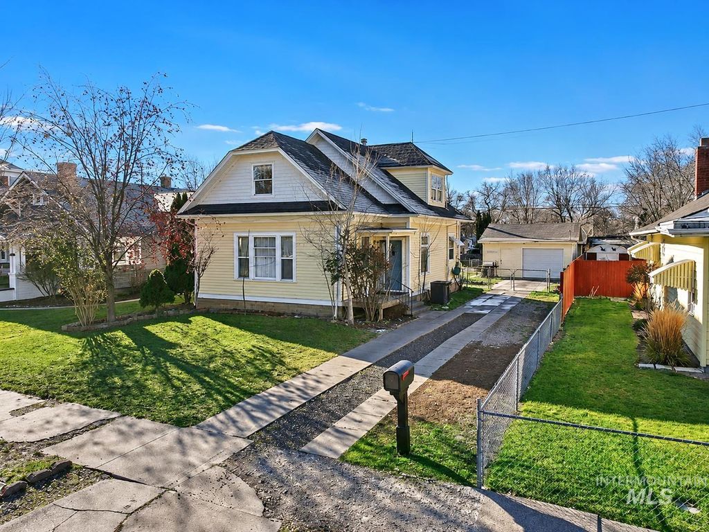242 8th Ave E, Twin Falls, ID 83301 photo 1