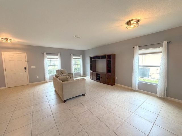 1269 SW Lexington Manor SW, Vero Beach, FL 32962