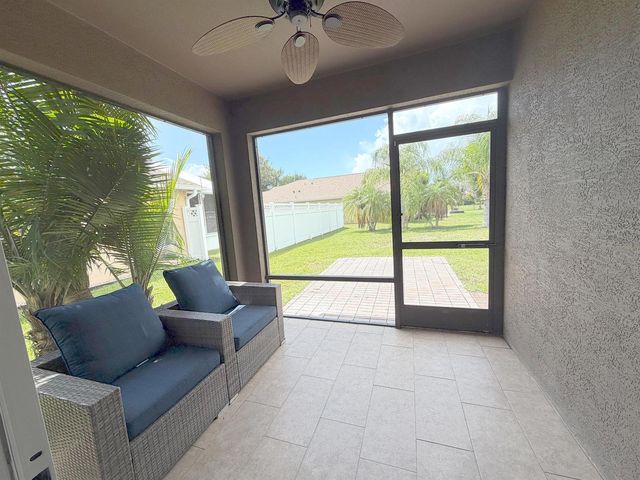1269 SW Lexington Manor SW, Vero Beach, FL 32962