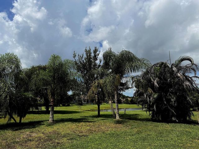 1269 SW Lexington Manor SW, Vero Beach, FL 32962