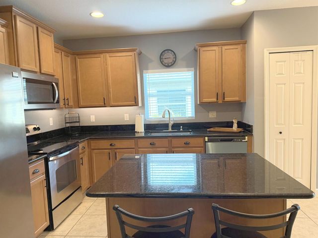 1269 SW Lexington Manor SW, Vero Beach, FL 32962
