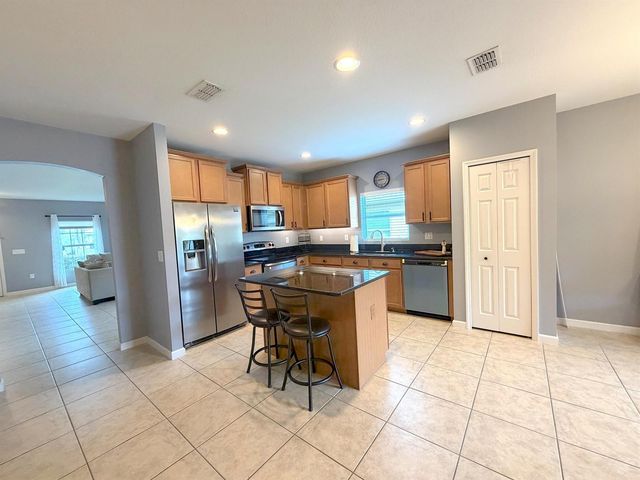 1269 SW Lexington Manor SW, Vero Beach, FL 32962