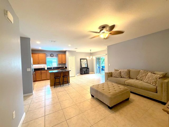 1269 SW Lexington Manor SW, Vero Beach, FL 32962