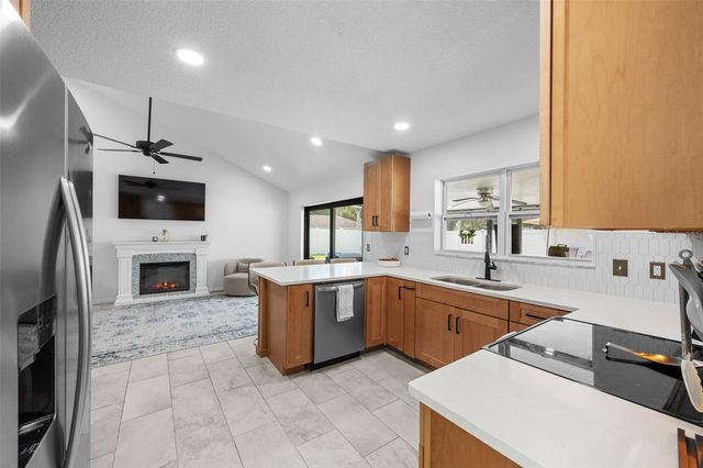 14018 CASCADE LANE, Tampa, FL 33618