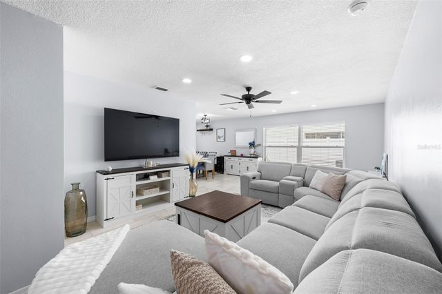 14018 CASCADE LANE, Tampa, FL 33618