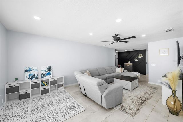 14018 CASCADE LANE, Tampa, FL 33618