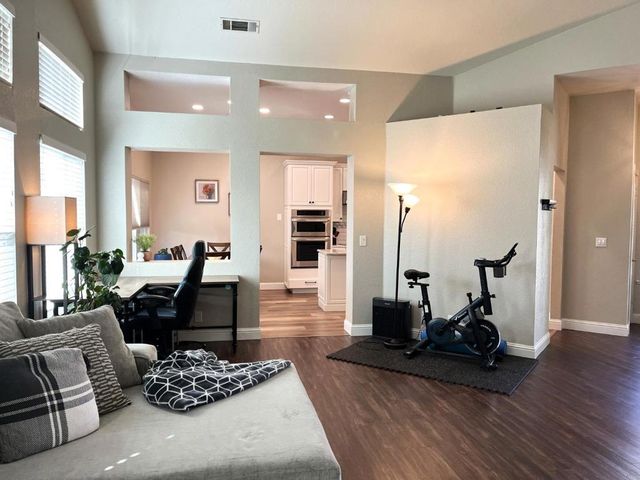 462 Chablis Way, Manteca, CA 95337