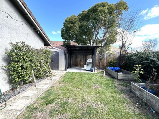 462 Chablis Way, Manteca, CA 95337
