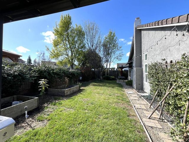 462 Chablis Way, Manteca, CA 95337