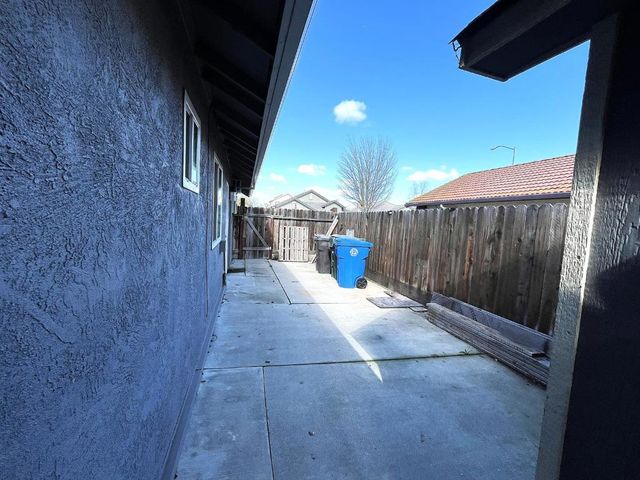 462 Chablis Way, Manteca, CA 95337