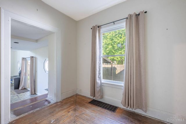 2210 Arlington Avenue, Middletown, OH 45044