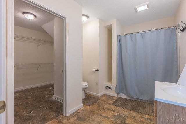 2210 Arlington Avenue, Middletown, OH 45044