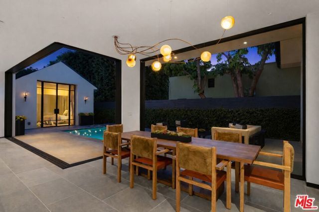 8708 Dorrington Avenue, West Hollywood, CA 90048
