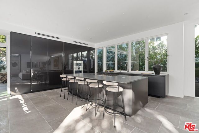 8708 Dorrington Avenue, West Hollywood, CA 90048