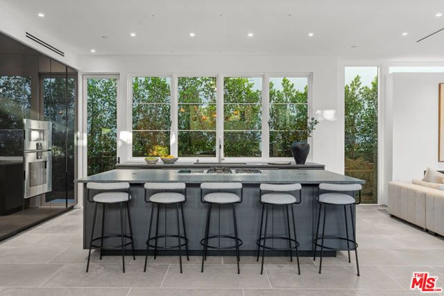 8708 Dorrington Avenue, West Hollywood, CA 90048