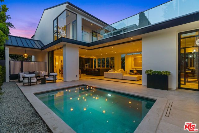 8708 Dorrington Avenue, West Hollywood, CA 90048