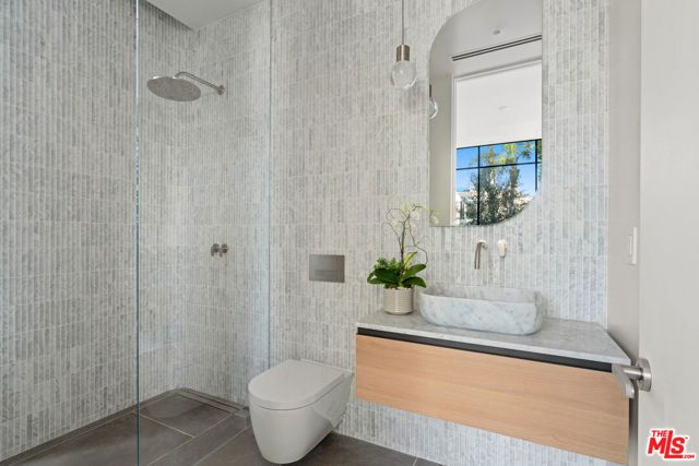 8708 Dorrington Avenue, West Hollywood, CA 90048