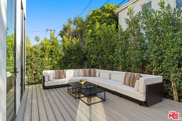 8708 Dorrington Avenue, West Hollywood, CA 90048