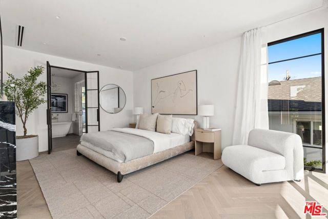 8708 Dorrington Avenue, West Hollywood, CA 90048