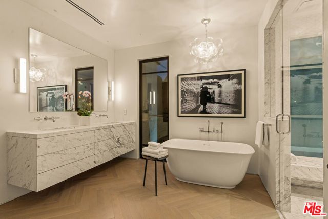 8708 Dorrington Avenue, West Hollywood, CA 90048