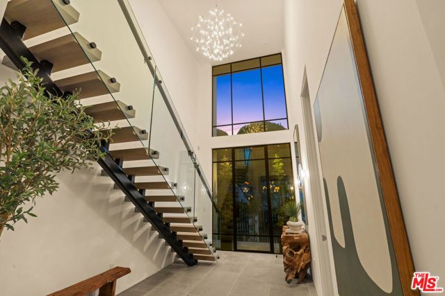 8708 Dorrington Avenue, West Hollywood, CA 90048