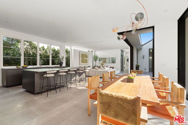 8708 Dorrington Avenue, West Hollywood, CA 90048