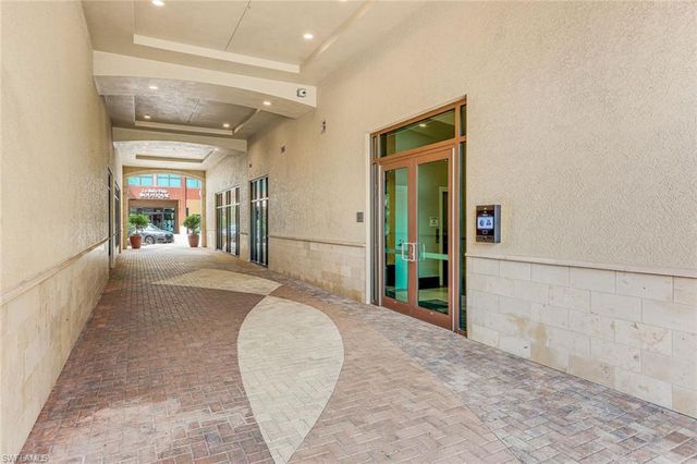 9123 Strada PL 7201, Naples, FL 34108