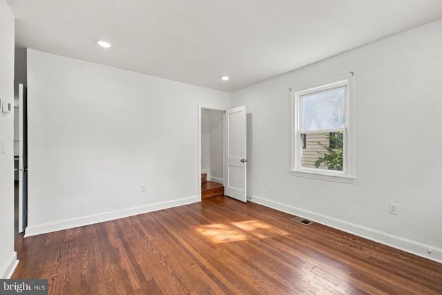 9405 RHODE ISLAND AVE, College Park, MD 20740