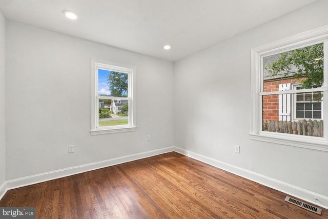 9405 RHODE ISLAND AVE, College Park, MD 20740